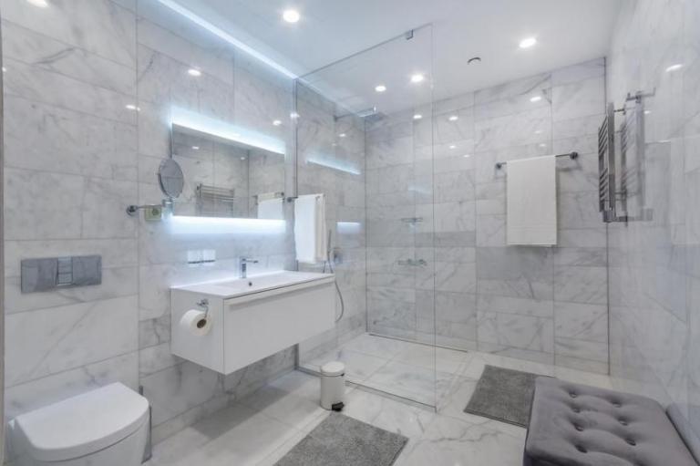 Rénovation de salle de bains à Péronnas, comment procéder ?